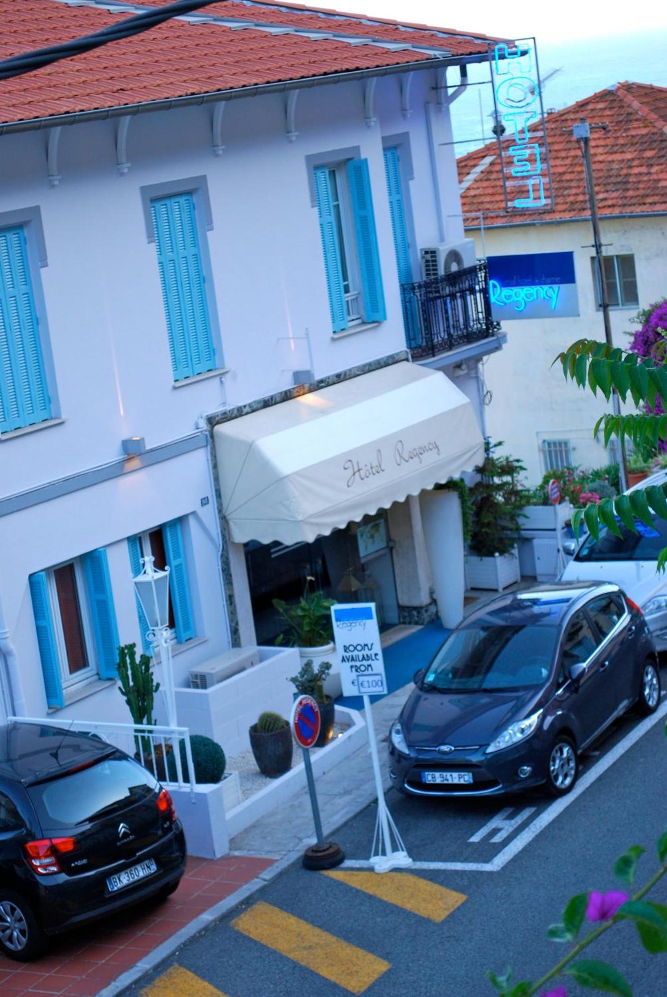 De Charme Regency