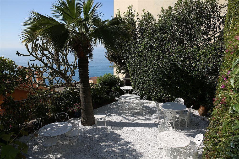 De Charme Regency Hotel