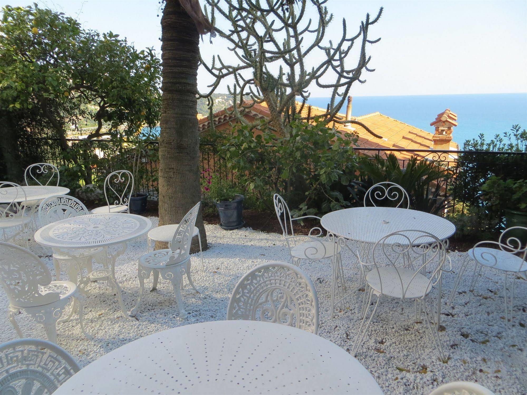 De Charme Regency Hotel